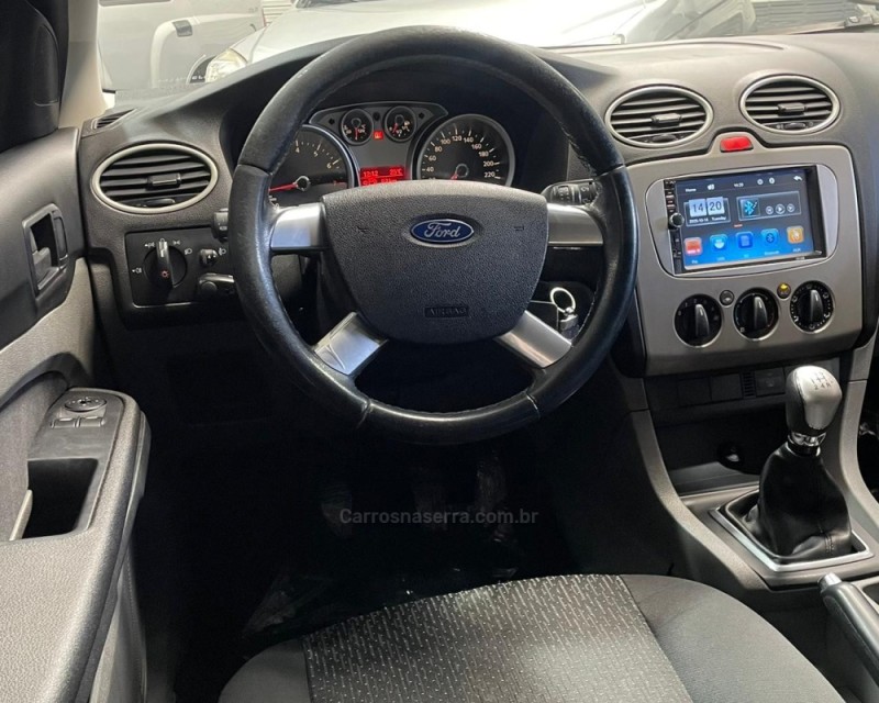 FOCUS 1.6 GLX 16V FLEX 4P MANUAL - 2011 - VACARIA