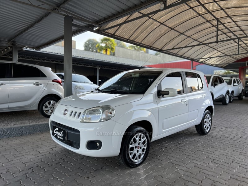 UNO 1.0 EVO VIVACE 8V FLEX 4P MANUAL