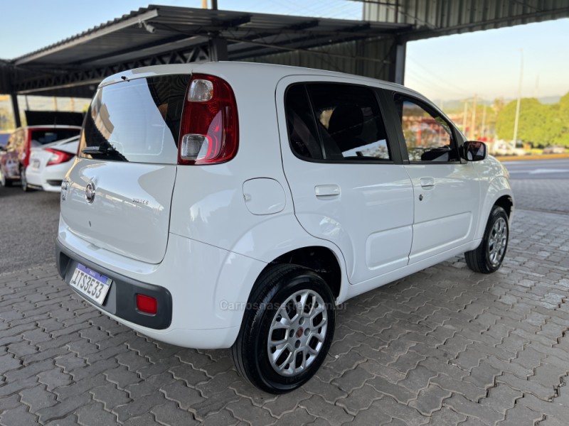 UNO 1.0 EVO VIVACE 8V FLEX 4P MANUAL - 2013 - BOM PRINCíPIO