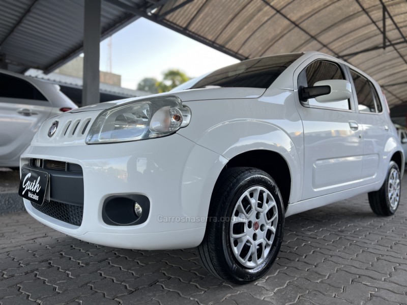 UNO 1.0 EVO VIVACE 8V FLEX 4P MANUAL - 2013 - BOM PRINCíPIO