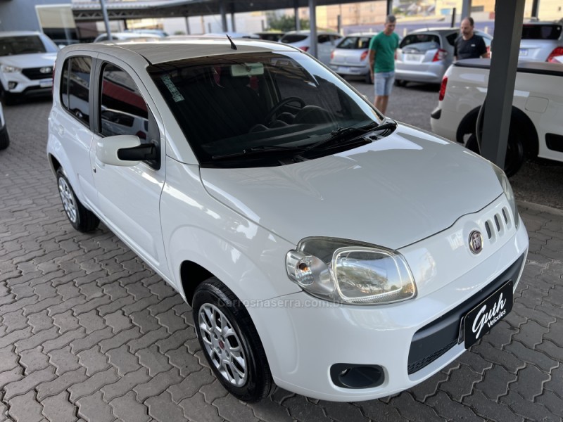 UNO 1.0 EVO VIVACE 8V FLEX 4P MANUAL - 2013 - BOM PRINCíPIO