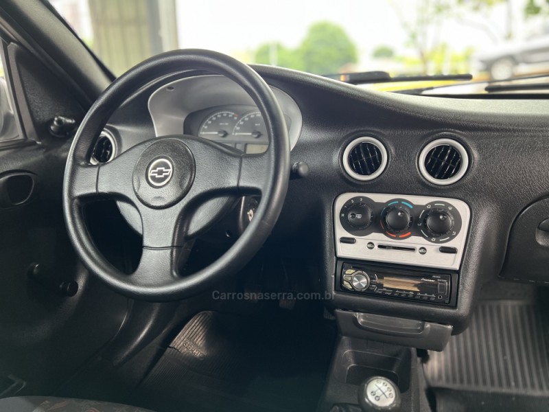 CELTA 1.0 MPFI SUPER 8V FLEX 2P MANUAL - 2003 - BOM PRINCíPIO
