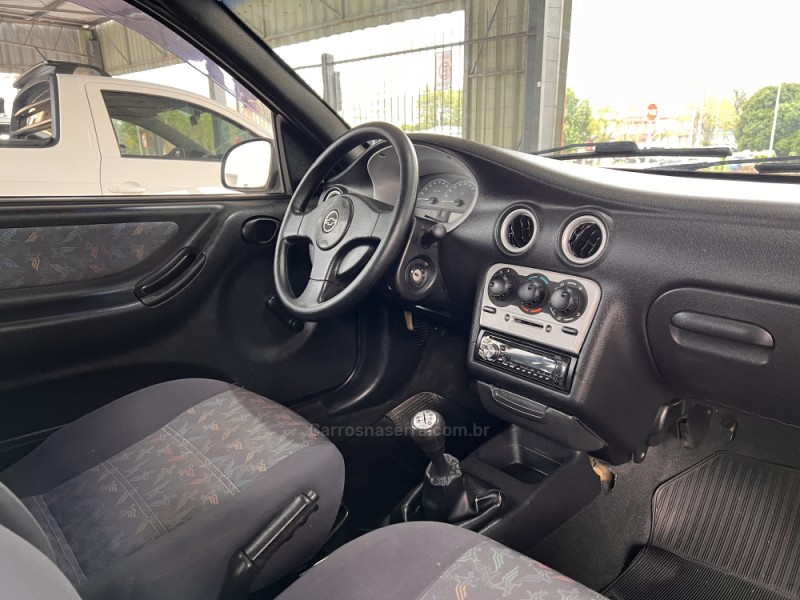 CELTA 1.0 MPFI SUPER 8V FLEX 2P MANUAL - 2003 - BOM PRINCíPIO