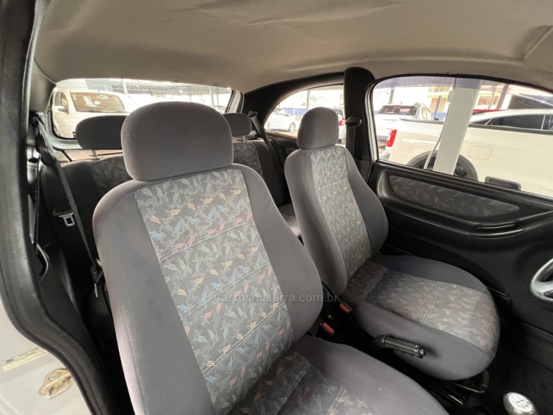 CELTA 1.0 MPFI SUPER 8V FLEX 2P MANUAL - 2003 - BOM PRINCíPIO