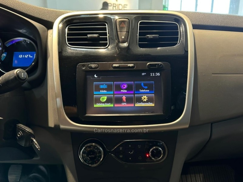 LOGAN 1.6 DYNAMIQUE 8V FLEX 4P MANUAL - 2017 - CAXIAS DO SUL