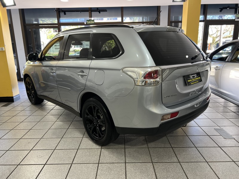 OUTLANDER 2.0 16V GASOLINA 4P AUTOMÁTICO - 2014 - CAXIAS DO SUL