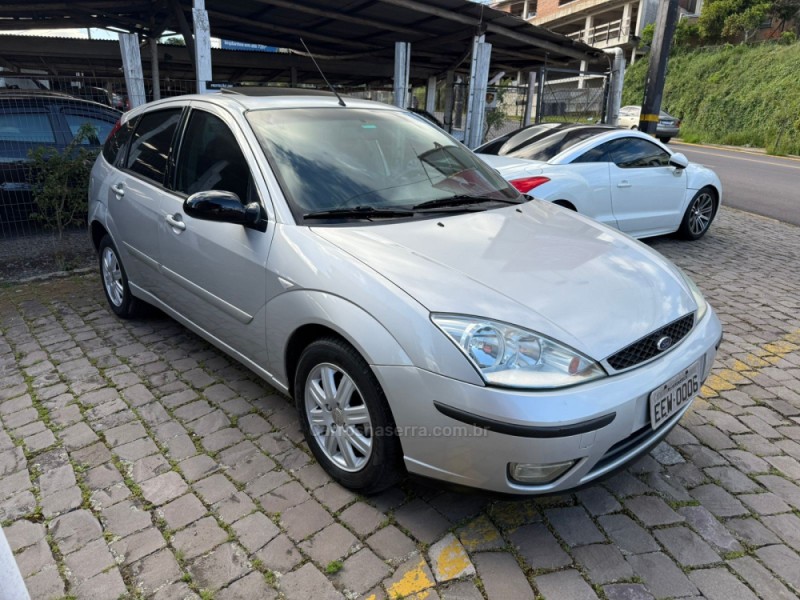 FOCUS 2.0 GHIA 16V GASOLINA 4P AUTOMÁTICO - 2005 - FARROUPILHA