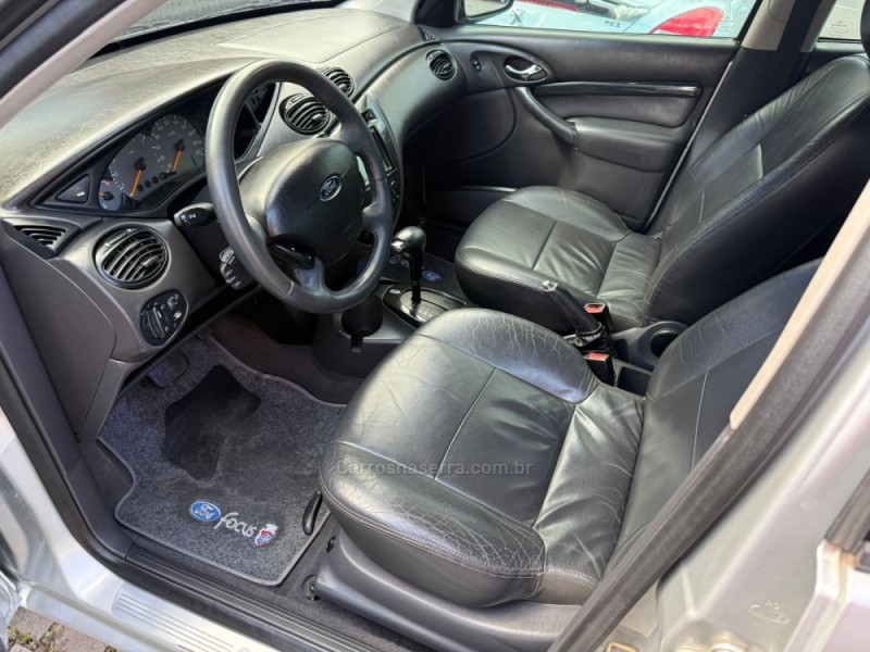 FOCUS 2.0 GHIA 16V GASOLINA 4P AUTOMÁTICO - 2005 - FARROUPILHA