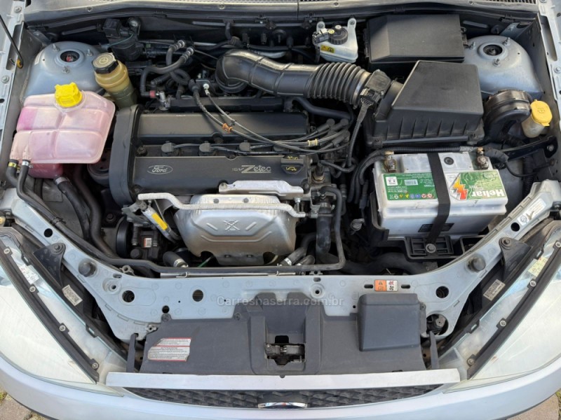 FOCUS 2.0 GHIA 16V GASOLINA 4P AUTOMÁTICO - 2005 - FARROUPILHA