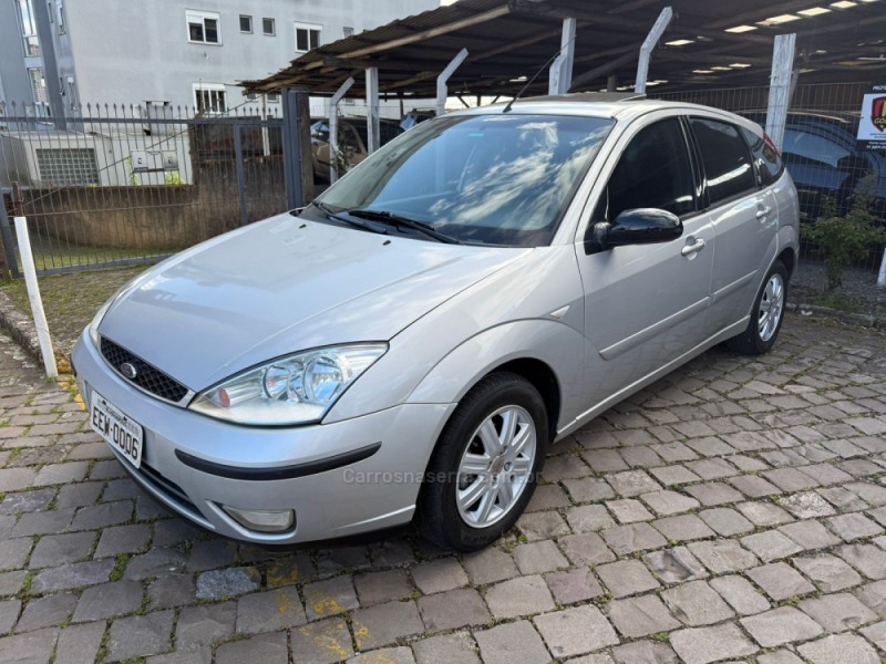 focus 2.0 ghia 16v gasolina 4p automatico 2005 farroupilha