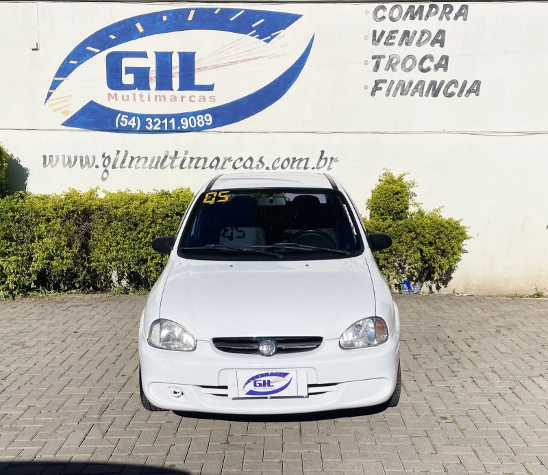 CORSA 1.6 MPFI CLASSIC SEDAN 8V GASOLINA 4P MANUAL - 2005 - CAXIAS DO SUL