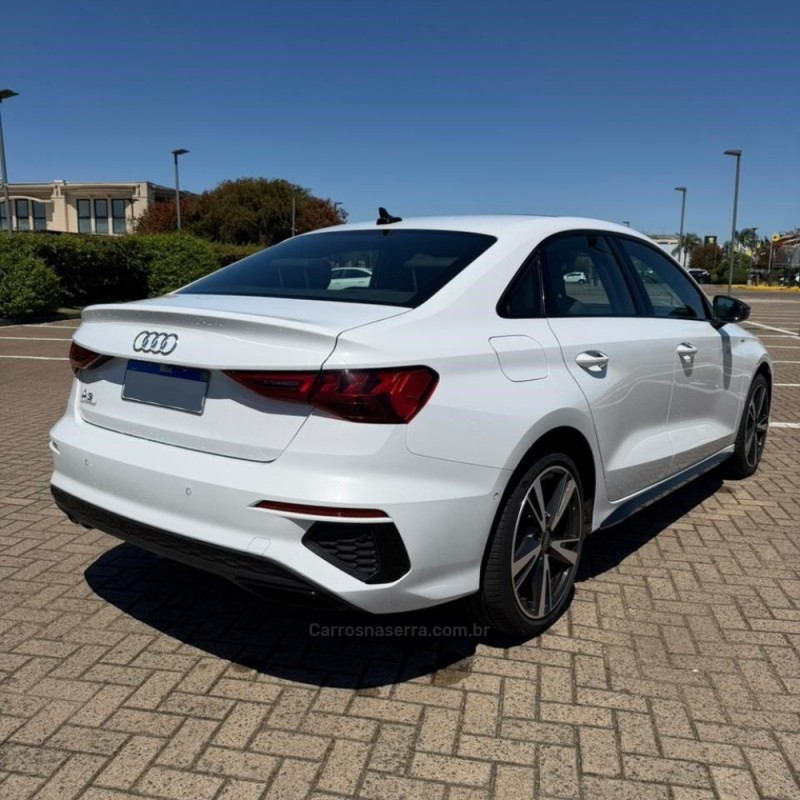 A3 2.0 TFSI PERFORMANCE BLACK SEDAN GASOLINA 4P AUTOMÁTICA - 2024 - LAGOA VERMELHA