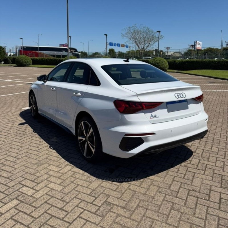 A3 2.0 TFSI PERFORMANCE BLACK SEDAN GASOLINA 4P AUTOMÁTICA - 2024 - LAGOA VERMELHA