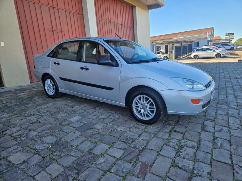 FOCUS 2.0 GLX SEDAN 16V GASOLINA 4P MANUAL - 2002 - VERANóPOLIS