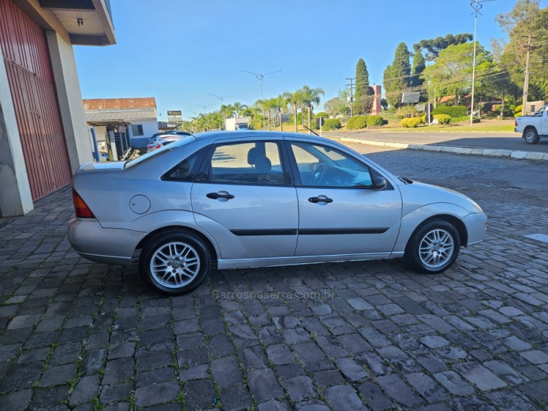 FOCUS 2.0 GLX SEDAN 16V GASOLINA 4P MANUAL - 2002 - VERANóPOLIS
