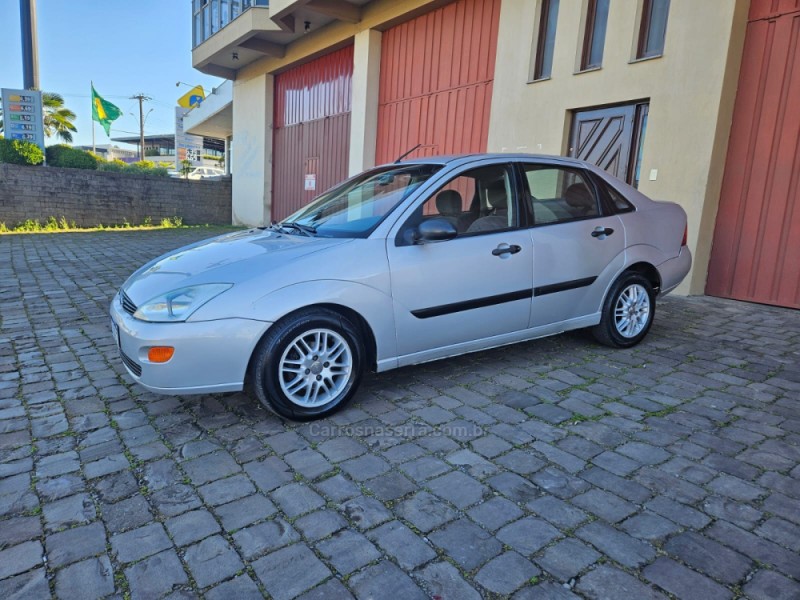 FOCUS 2.0 GLX SEDAN 16V GASOLINA 4P MANUAL - 2002 - VERANóPOLIS