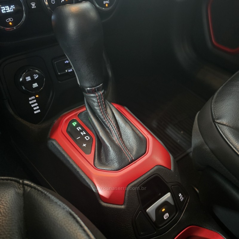 RENEGADE 2.0 16V TURBO DIESEL TRAILHAWK 4P 4X4 AUTOMÁTICO - 2018 - SANTA CRUZ DO SUL