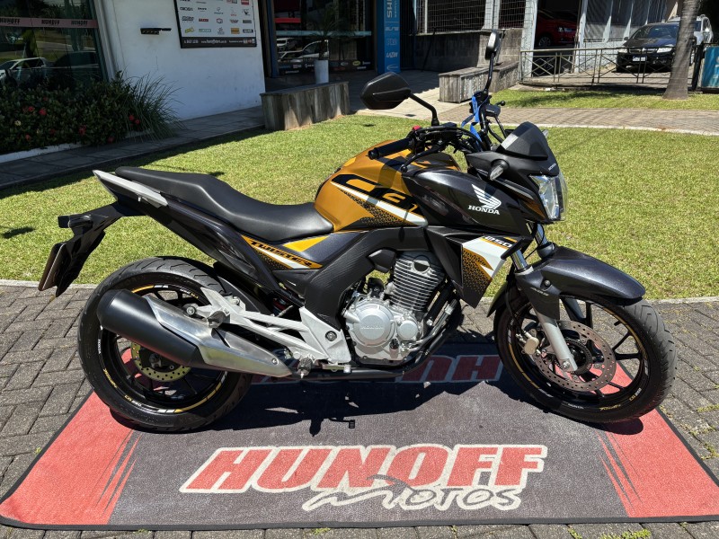 cb 250f twister abs 2020 feliz