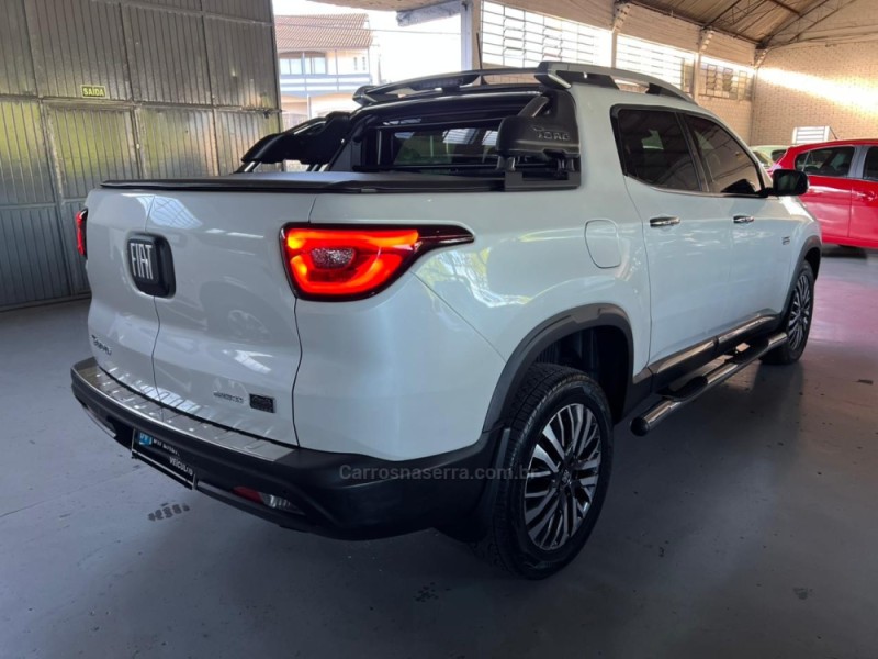 FIAT - TORO - 2024/2025 - Branca - R$ 189.900,00