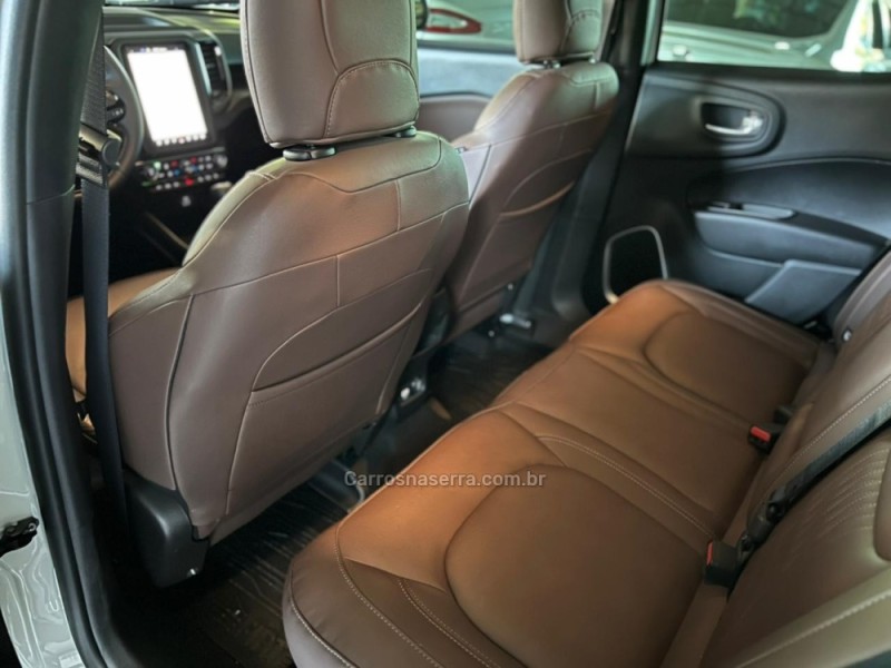 FIAT - TORO - 2024/2025 - Branca - R$ 189.900,00