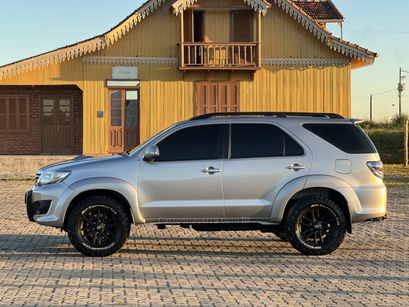 hilux sw4 3.0 srv 4x4 cd 16v turbo intercooler diesel 4p automatico 2015 antonio prado