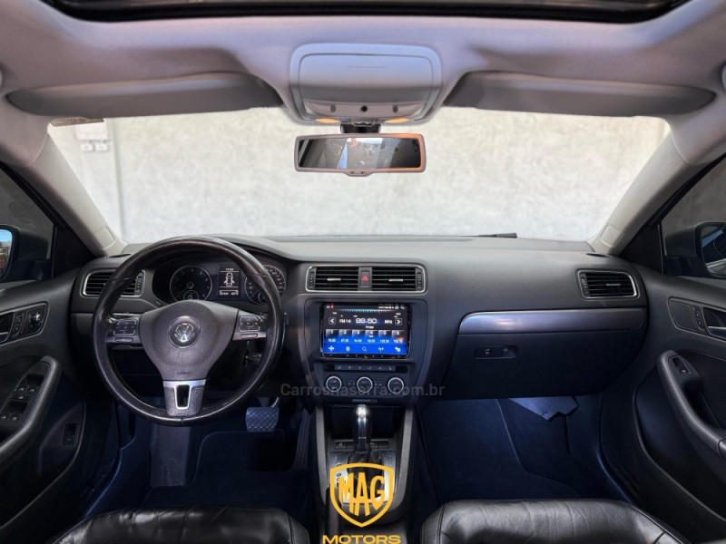 JETTA 2.0 TSI HIGHLINE 200CV GASOLINA 4P TIPTRONIC - 2013 - CAXIAS DO SUL