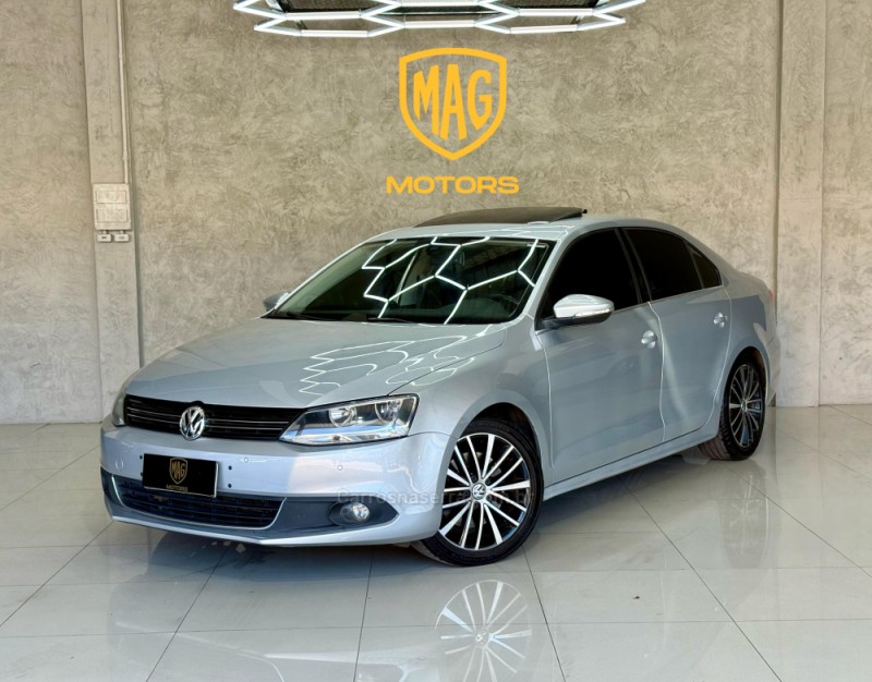 jetta 2.0 tsi highline 200cv gasolina 4p tiptronic 2013 caxias do sul