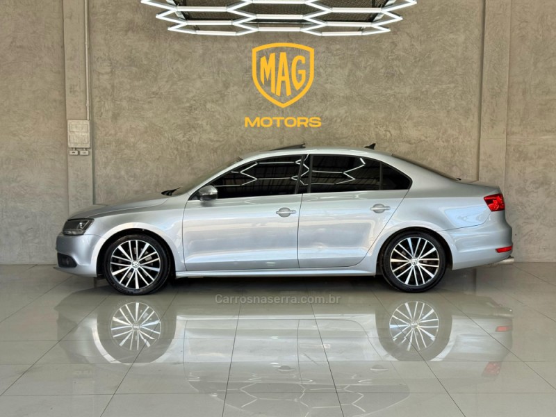 JETTA 2.0 TSI HIGHLINE 200CV GASOLINA 4P TIPTRONIC - 2013 - CAXIAS DO SUL