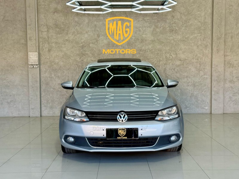 JETTA 2.0 TSI HIGHLINE 200CV GASOLINA 4P TIPTRONIC - 2013 - CAXIAS DO SUL