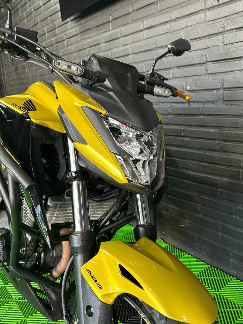CB 300F TWISTER  - 2023 - FELIZ