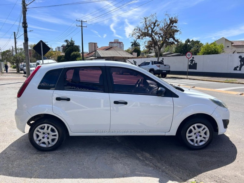 FIESTA 1.6 MPI 8V GASOLINA 4P MANUAL - 2011 - VENâNCIO AIRES