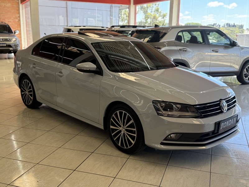 JETTA 1.4 16V TSI COMFORTLINE GASOLINA 4P TIPTRONIC - 2017 - FARROUPILHA