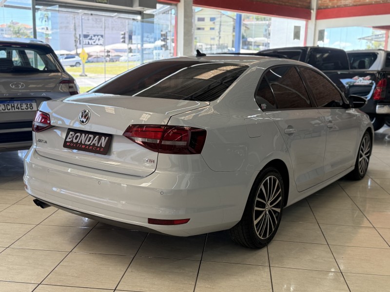 JETTA 1.4 16V TSI COMFORTLINE GASOLINA 4P TIPTRONIC - 2017 - FARROUPILHA