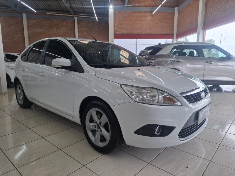 FOCUS 1.6 GLX 8V FLEX 4P MANUAL - 2013 - FARROUPILHA