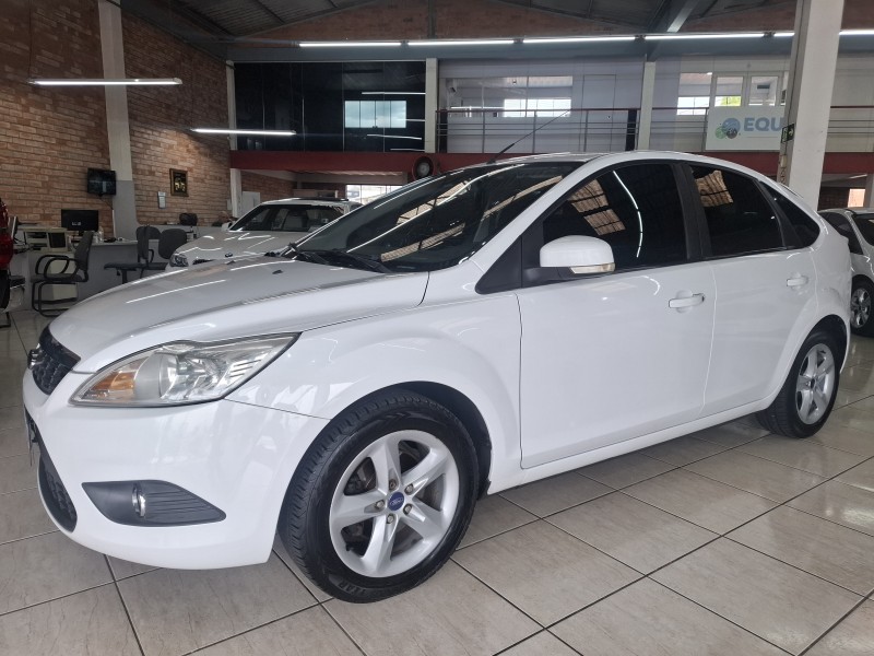 FOCUS 1.6 GLX 8V FLEX 4P MANUAL - 2013 - FARROUPILHA