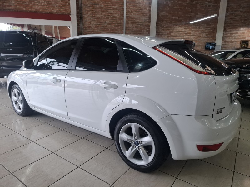 FOCUS 1.6 GLX 8V FLEX 4P MANUAL - 2013 - FARROUPILHA