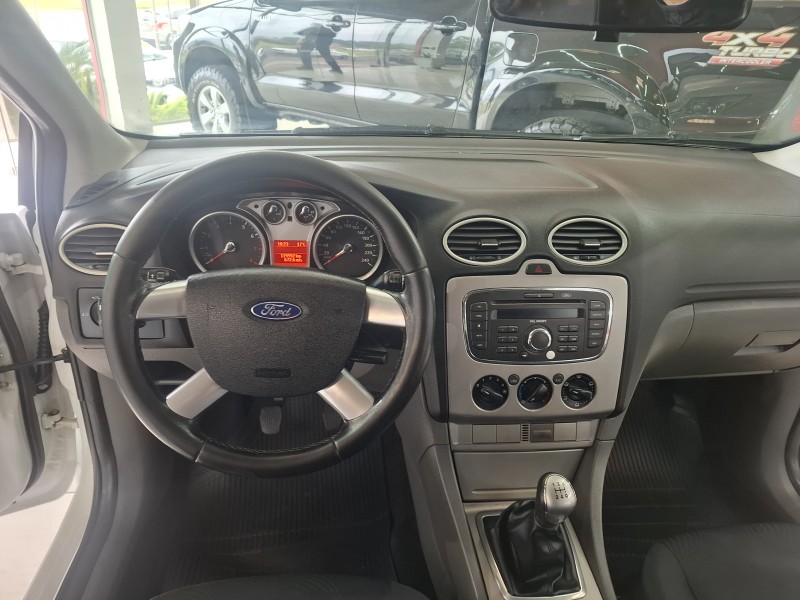 FOCUS 1.6 GLX 8V FLEX 4P MANUAL - 2013 - FARROUPILHA