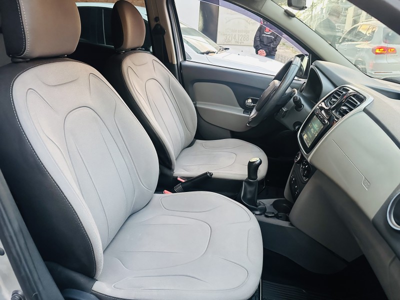 LOGAN 1.6 DYNAMIQUE 8V FLEX 4P MANUAL - 2014 - CAXIAS DO SUL