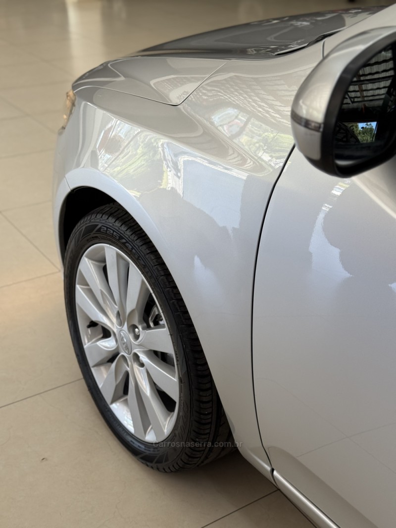CERATO 1.6 E.213 SEDAN 16V GASOLINA 4P MANUAL - 2011 - FARROUPILHA
