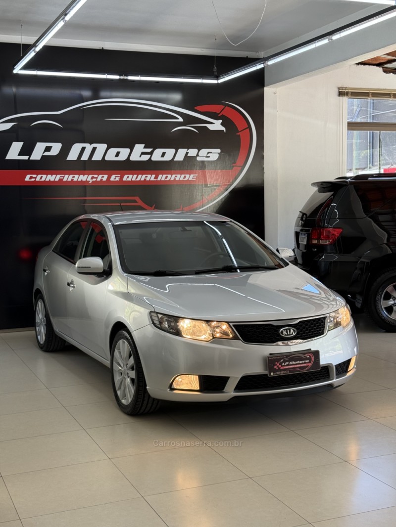 CERATO 1.6 E.213 SEDAN 16V GASOLINA 4P MANUAL - 2011 - FARROUPILHA
