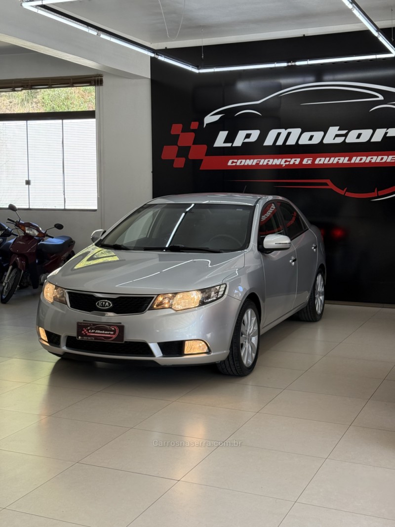 cerato 1.6 e.213 sedan 16v gasolina 4p manual 2011 farroupilha