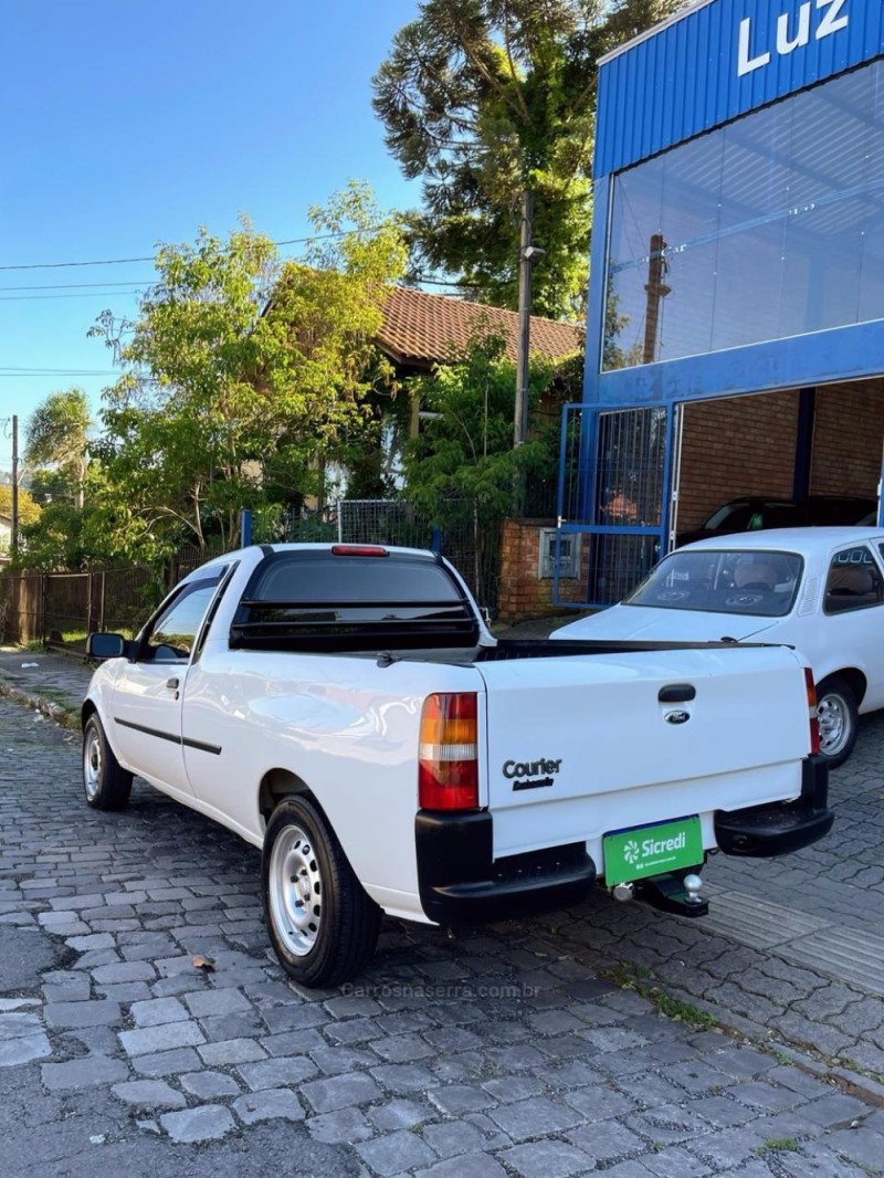 COURIER 1.6 MPI L 8V GASOLINA 2P MANUAL - 2012 - BENTO GONçALVES