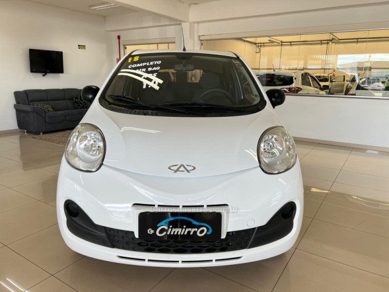 QQ 1.0 MPFI LOOK 12V GASOLINA 4P MANUAL - 2018 - TAQUARA