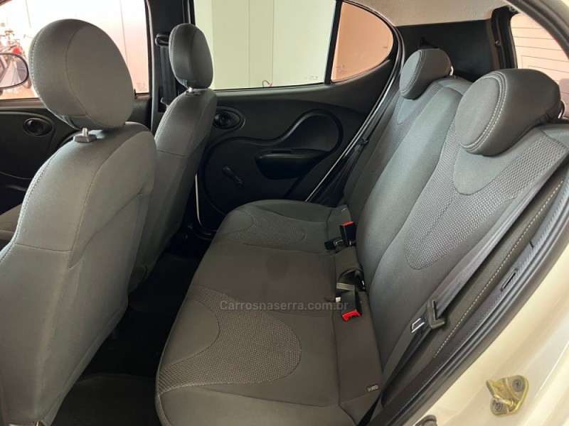 QQ 1.0 MPFI LOOK 12V GASOLINA 4P MANUAL - 2018 - TAQUARA