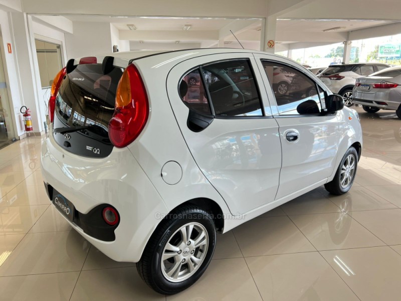 QQ 1.0 MPFI LOOK 12V GASOLINA 4P MANUAL - 2018 - TAQUARA