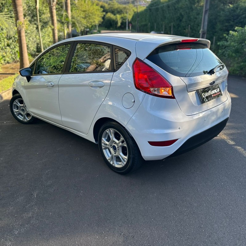 FIESTA 1.5 SE HATCH 16V FLEX 4P MANUAL - 2016 - CAMPO BOM