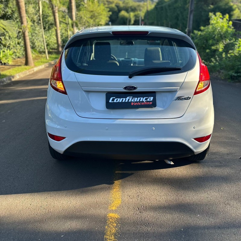 FIESTA 1.5 SE HATCH 16V FLEX 4P MANUAL - 2016 - CAMPO BOM