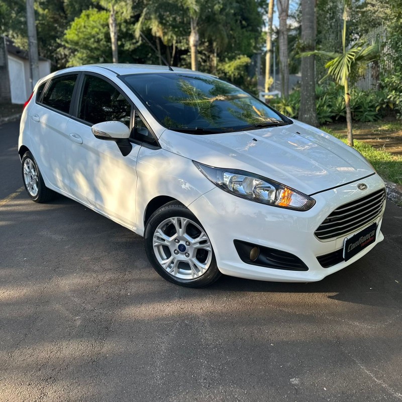 fiesta 1.5 se hatch 16v flex 4p manual 2016 campo bom