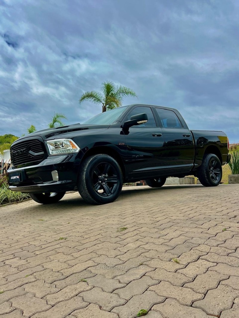 1500 5.7 V8 LIMITED NIGTH EDITION CD 4X4 GASOLINA 4P AUTOMÁTICO - 2022 - BENTO GONçALVES