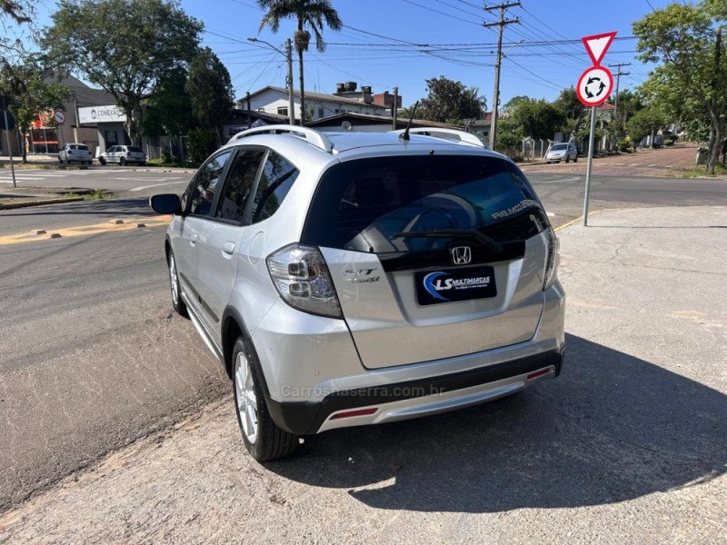FIT 1.5 TWIST 16V FLEX 4P MANUAL - 2013 - VENâNCIO AIRES